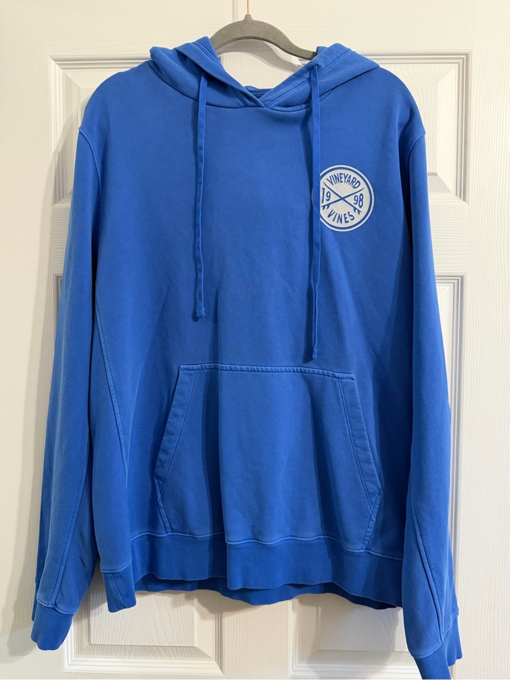 Vineyard Vines Menās Blue 1998 Logo Pullover Hoodie Sweatshirt